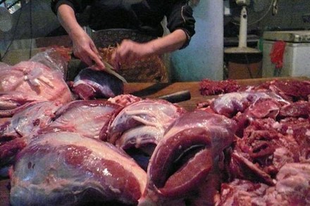 Biến thịt lợn sề thành... thịt bò